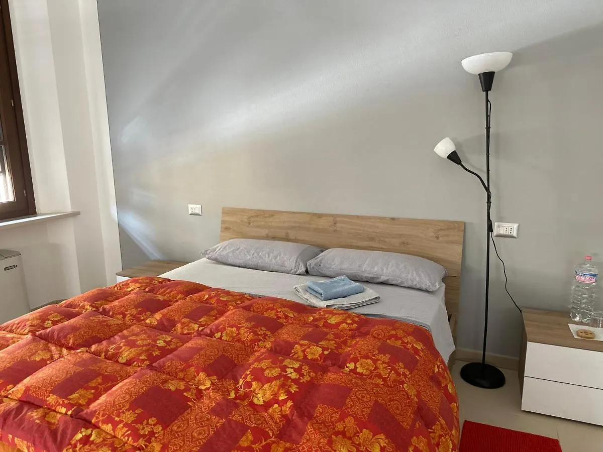 Grande Stanza Matrimoniale In Palazzo Signorile Apartment Mirandola Italy